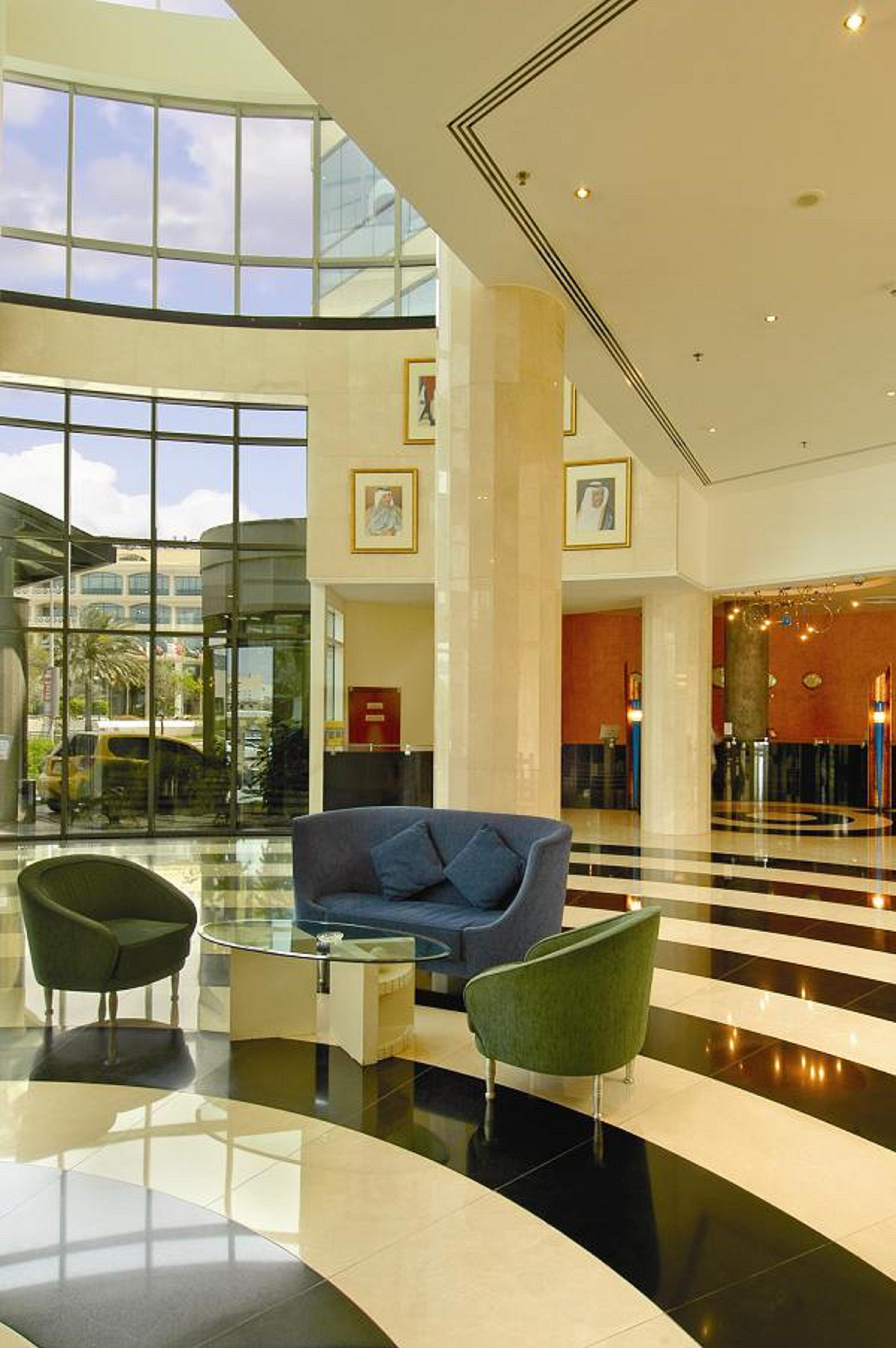 Millennium Airport Hotel Dubái Exterior foto